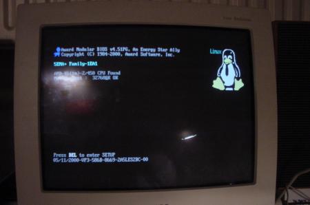Award boot up screen with custom (penguin) logo